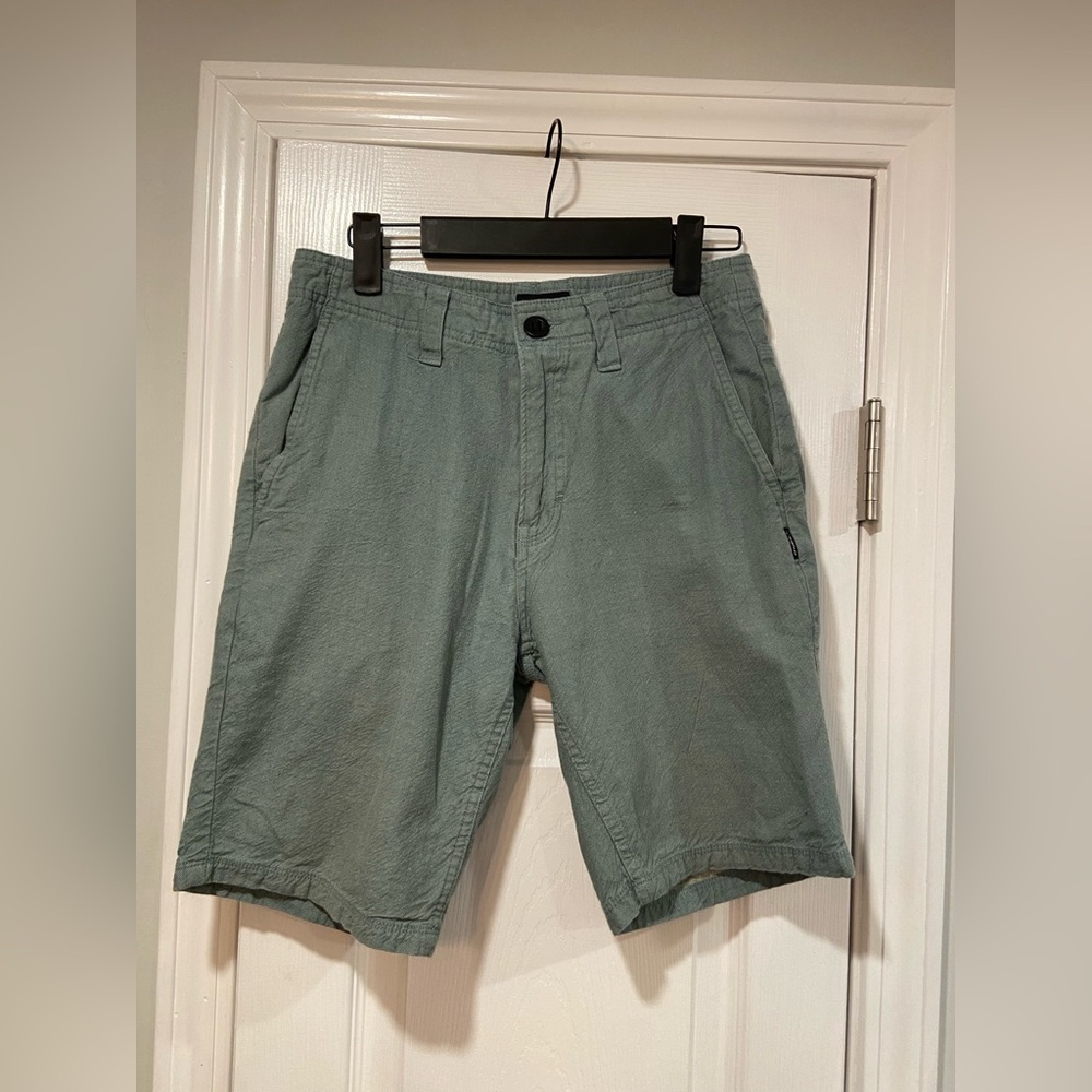 O’Neill Mens Size 28” Sage Green 8” Inseam Chino Bermuda Shorts Logo Pockets Zip